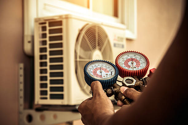 Professional Hvac technician working in Johnson City, KS